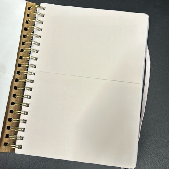 Brand new Paper Source 2024 12 month Planner - Picture 3 of 8